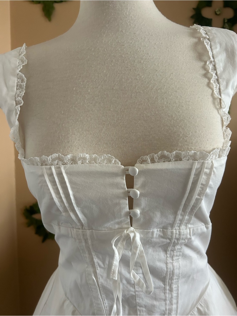 White Corset Mini Dress with Sweetheart Neckline - Picture 3 of 6